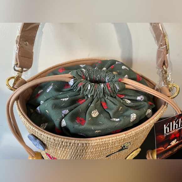 Studio Ghibli Kiki's Delivery Service Basket Crossbody Bag - Picture 4 of 8